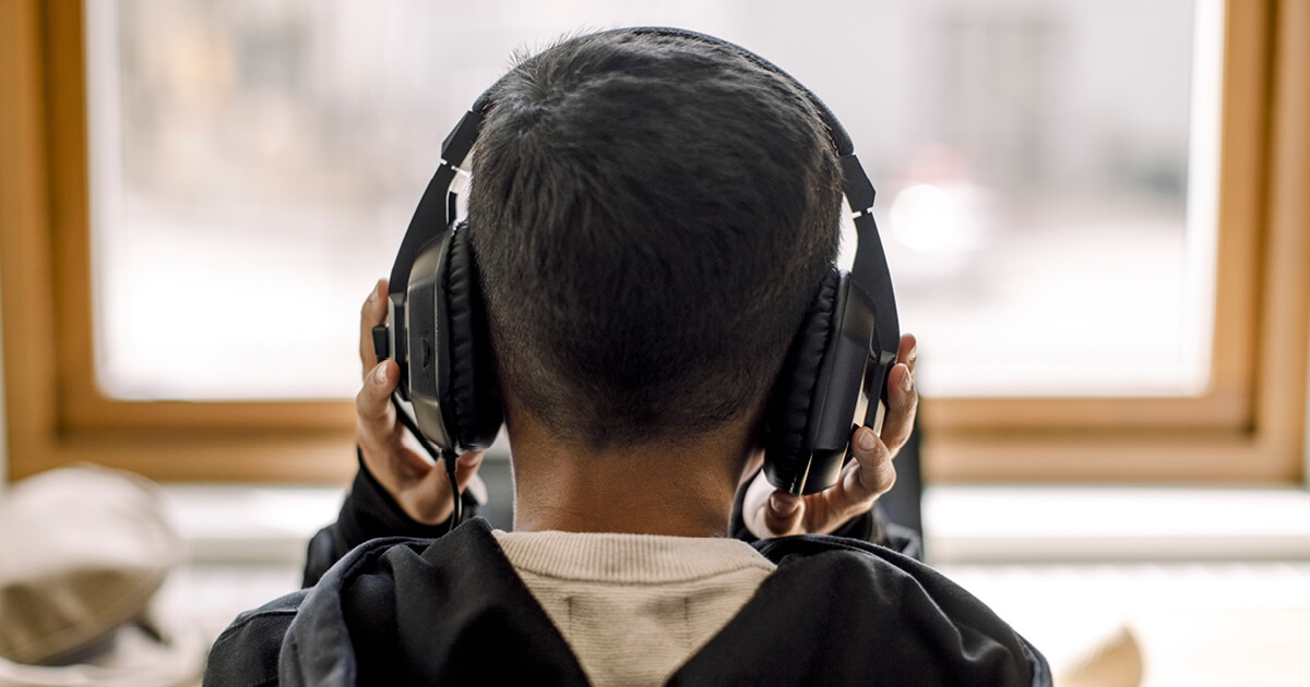 boy_with_headphones_resize boy_with_headphones_resize