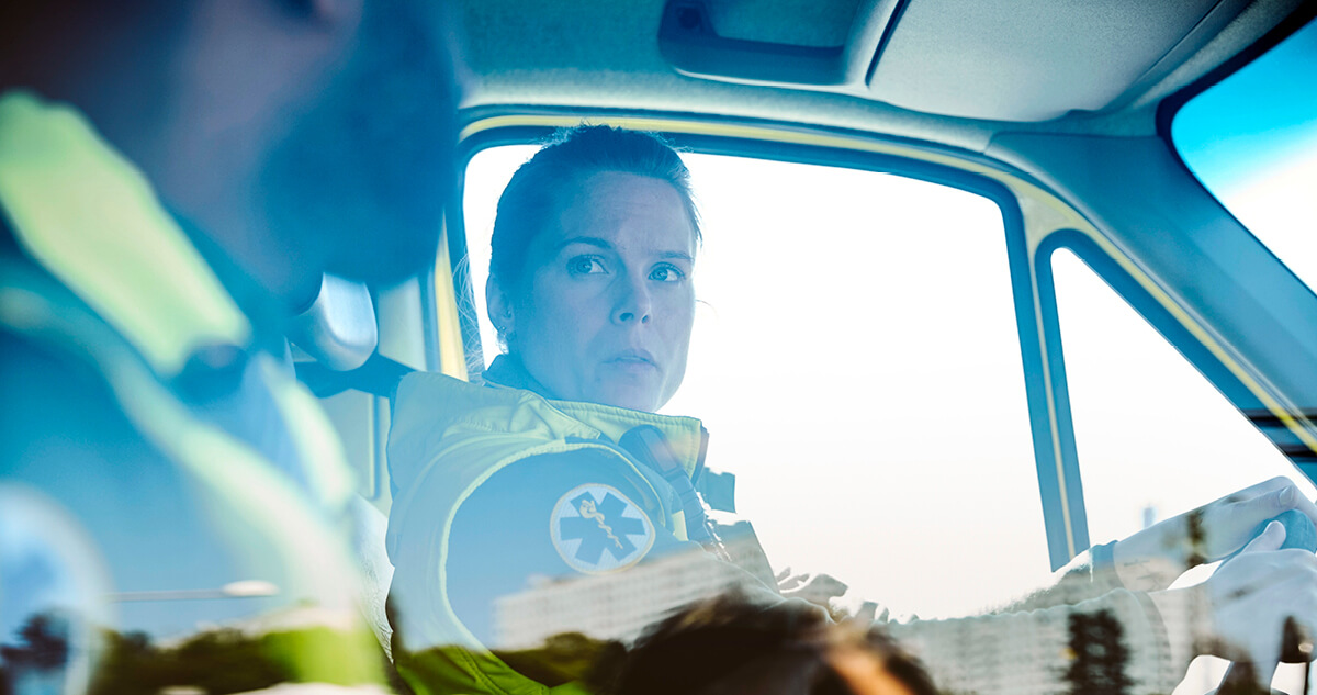 woman_ambulance_concerned_resize woman_ambulance_concerned_resize